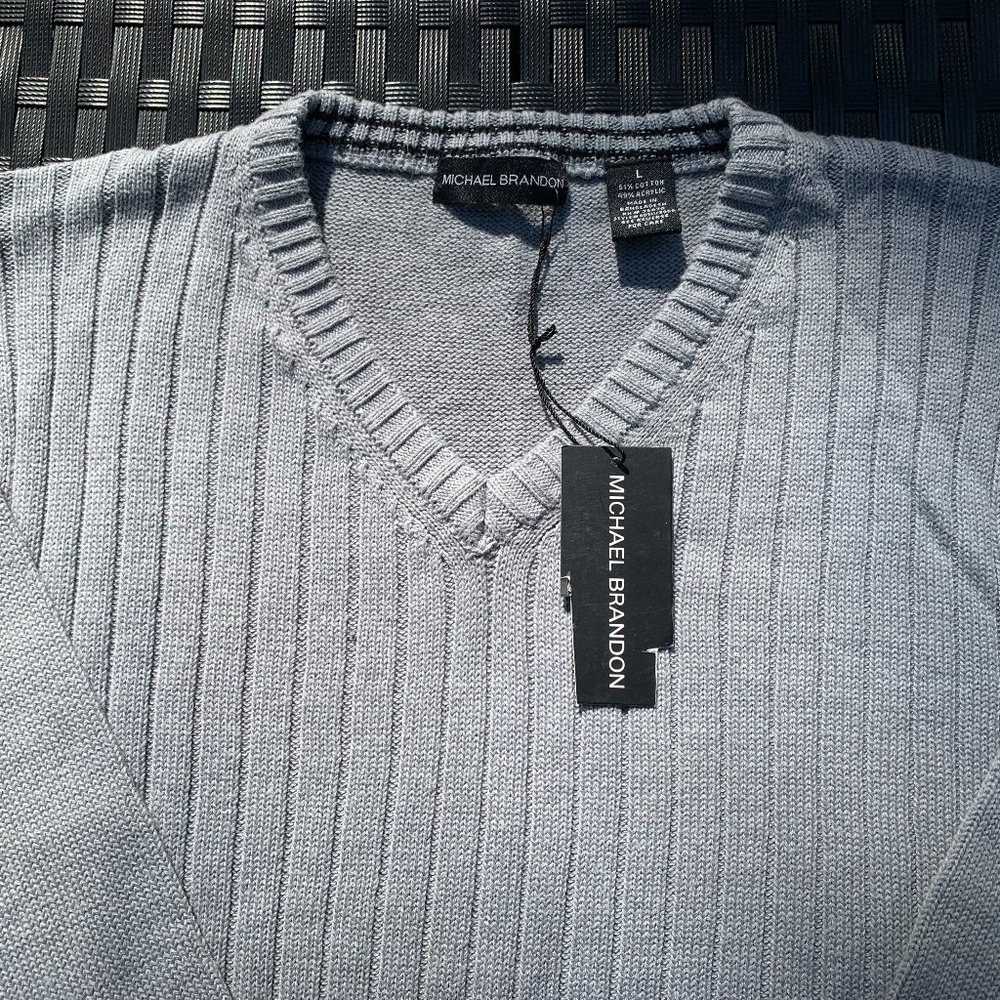Men's Lt Heather Gray V-Neck Ribbed Sweater - Large